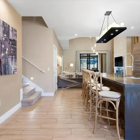 4 Bedrooms - 4,5 Bathrooms - Magic Village 7541 Bd